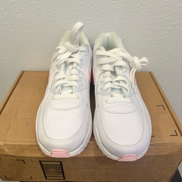 New Nike Air Max 90 Youth 6 or Women’s 7.5 - Picture 1 of 6